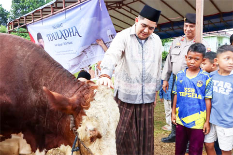 Bupati Roby dan Wakil Bupati Bintan Deby Shalat Idul Adha 1447H Di Toapaya